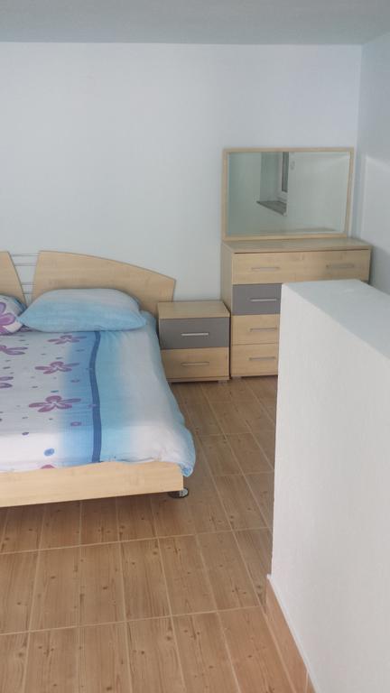 Apartments Lina Karlobag Pokoj fotografie